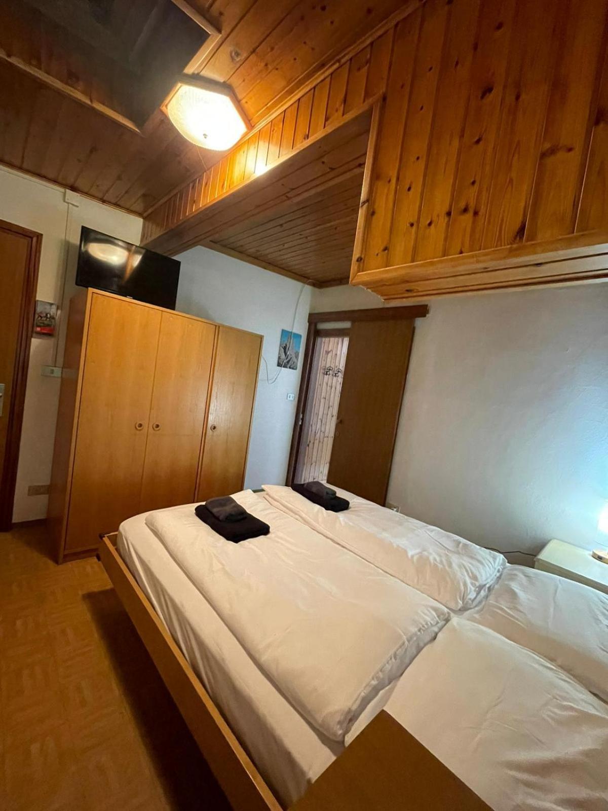 Hotel Picchio Rosso - Stanza Privata Con Bagno In Val Di Fassa Pera Exterior foto